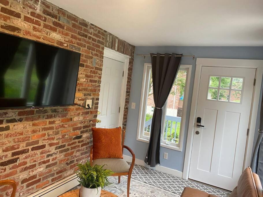 Unique & Peaceful Boston Home Esterno foto