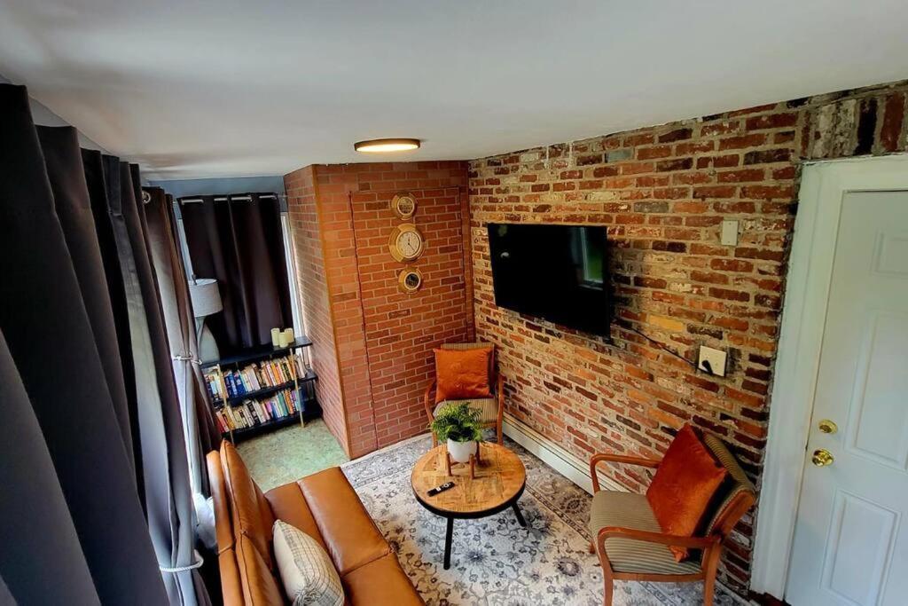 Unique & Peaceful Boston Home Esterno foto