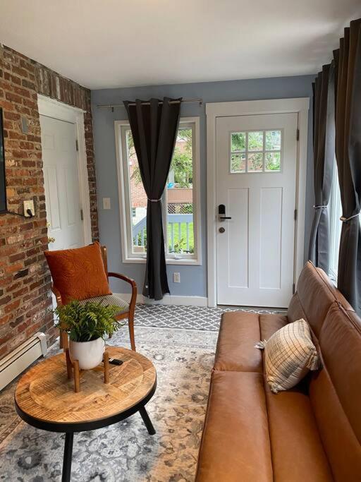 Unique & Peaceful Boston Home Esterno foto