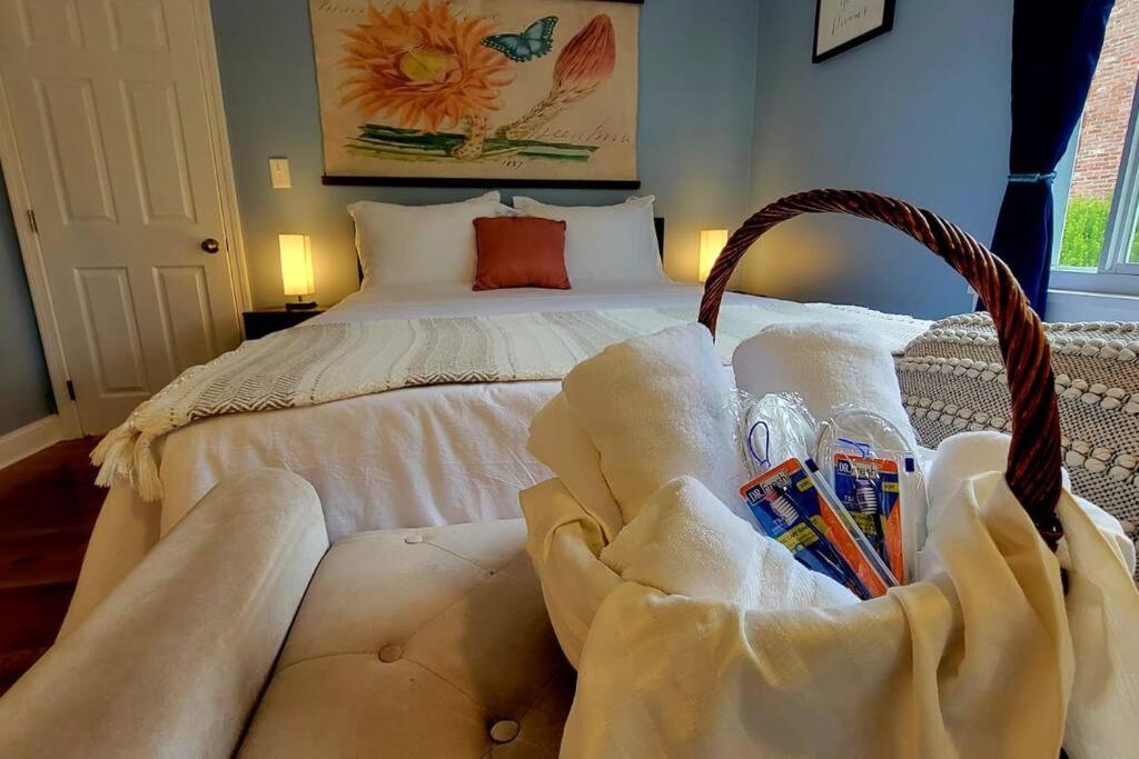 Unique & Peaceful Boston Home Esterno foto