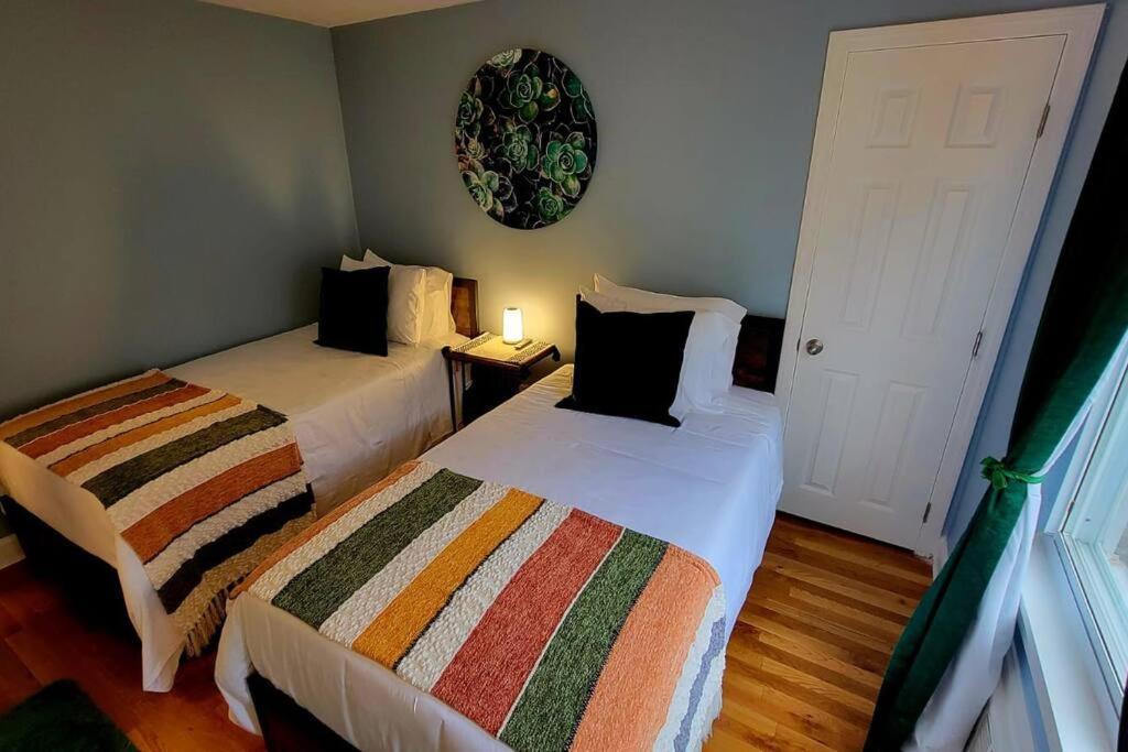 Unique & Peaceful Boston Home Esterno foto