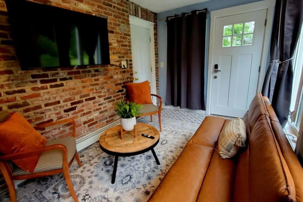 Unique & Peaceful Boston Home Esterno foto